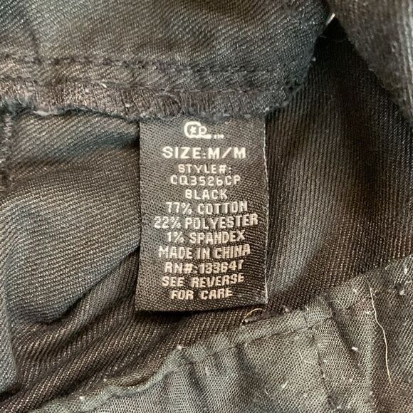 🟢 3 for $20 CELEBRITY PINK maternity shorts  pull on women’s size medium - Picture 6 of 8